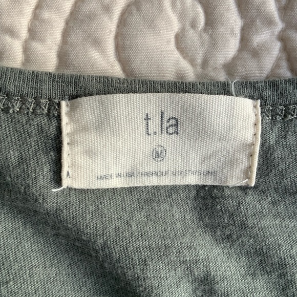 T.La top with bell sleeves - Picture 2 of 5